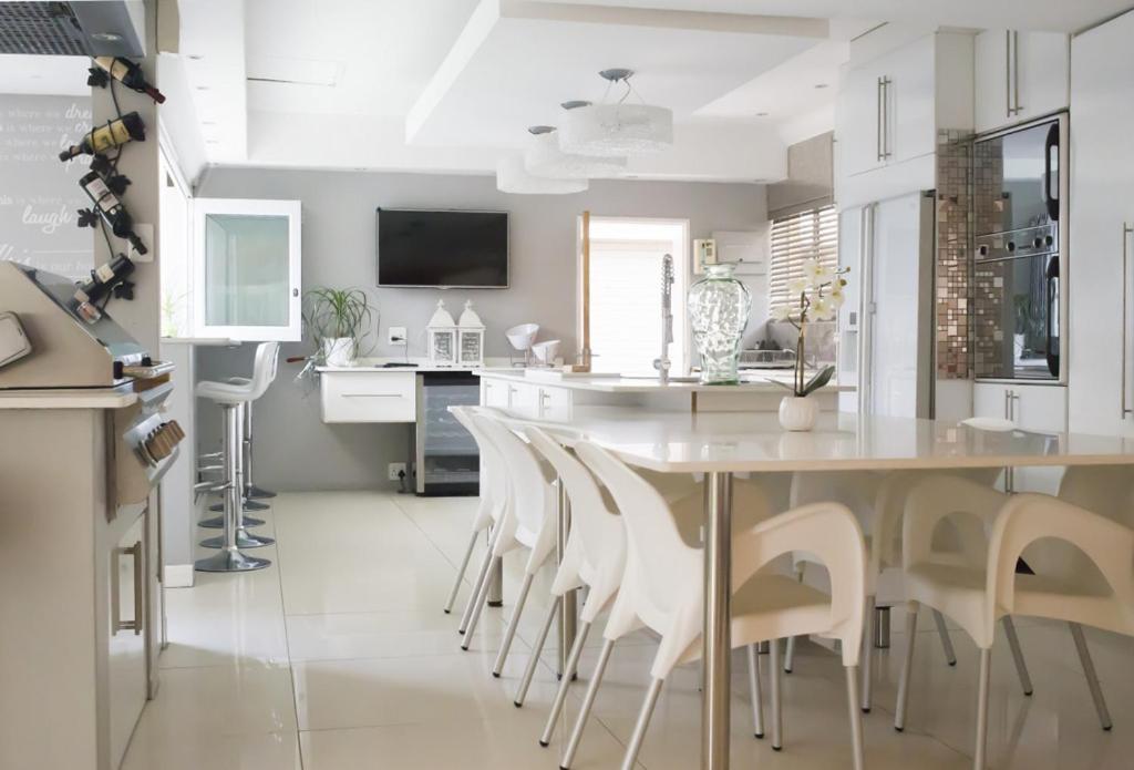 Luxury Upmarket Guesthouse 20 On 4Th Ράστενμπεργκ Εξωτερικό φωτογραφία