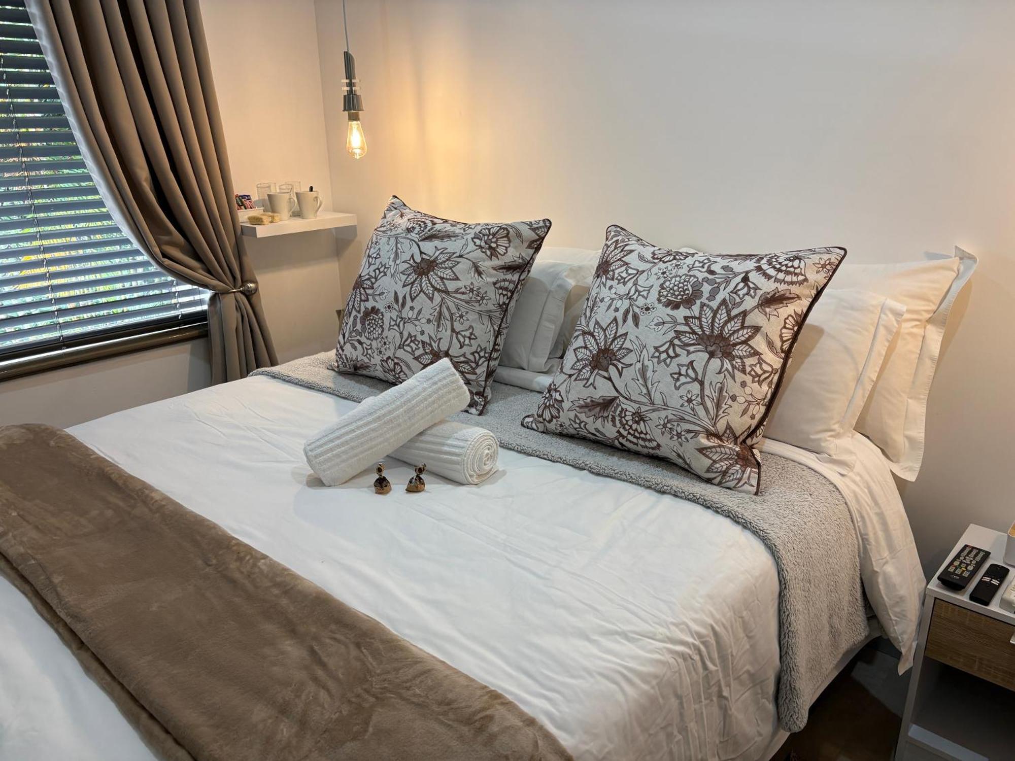 Luxury Upmarket Guesthouse 20 On 4Th Ράστενμπεργκ Εξωτερικό φωτογραφία